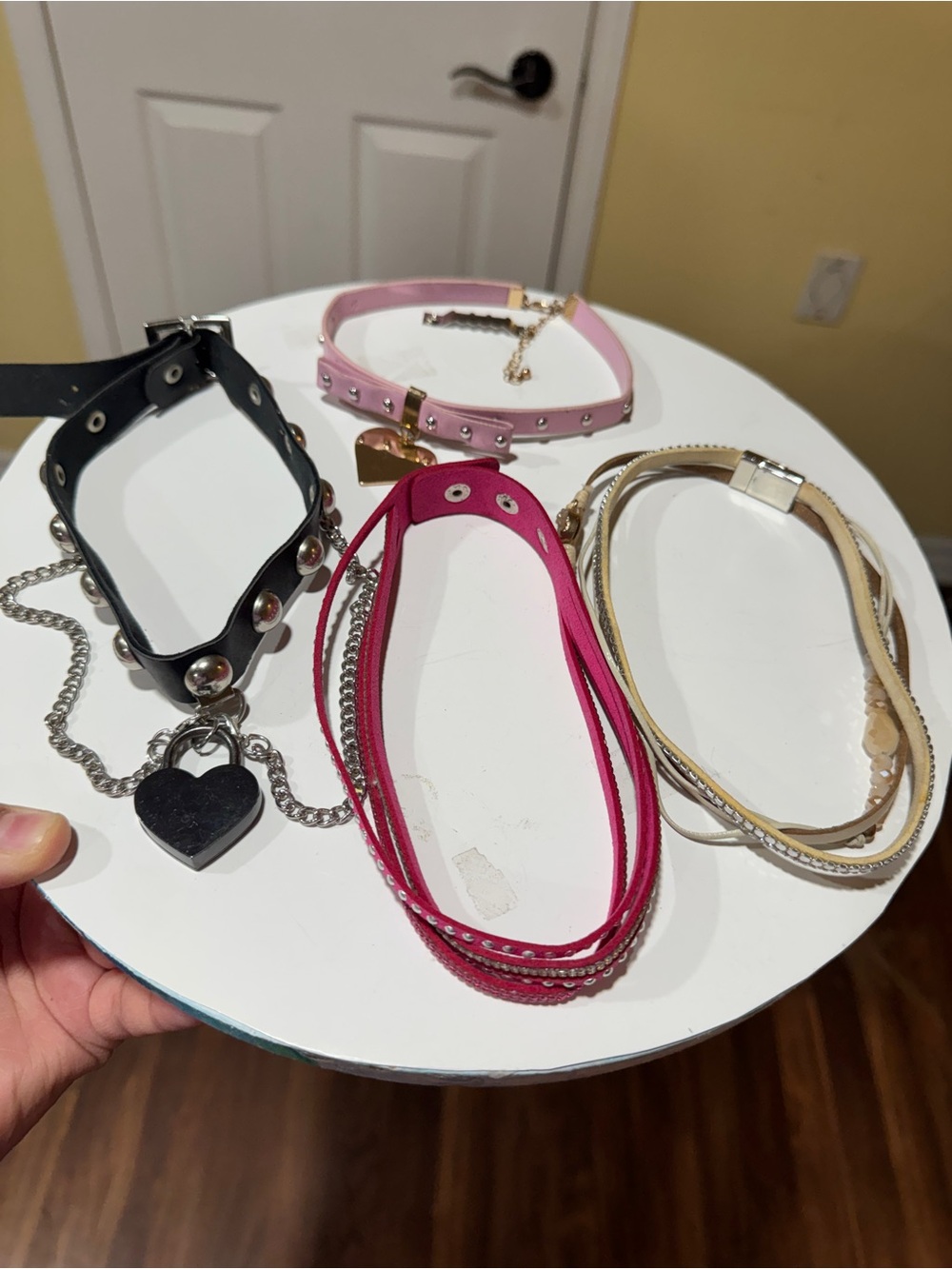 4 Fashion Choker Necklaces in Pink, Hot Pink, Black and Gold lot - Picture 16 of 16